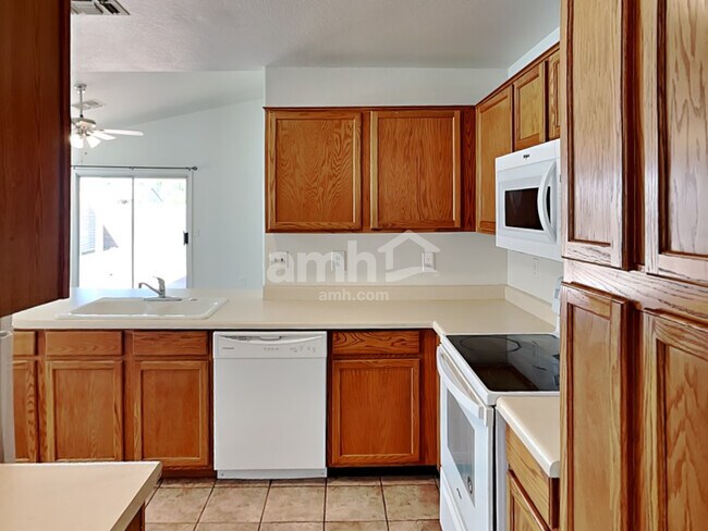 Building Photo - 8708 E Crescent Ave