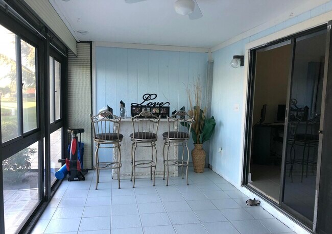 Building Photo - 51 Mayfair Ln