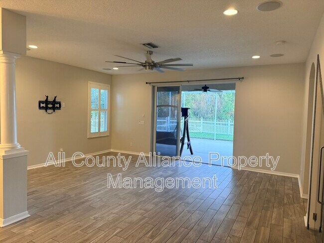 Building Photo - 7532 Blue Spring Dr