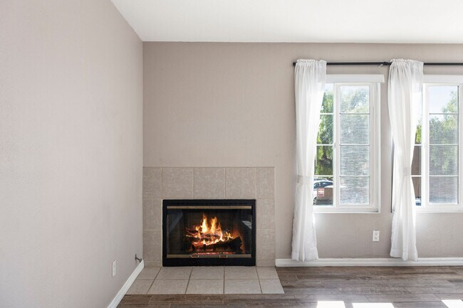 Building Photo - 1202 Donax Ave