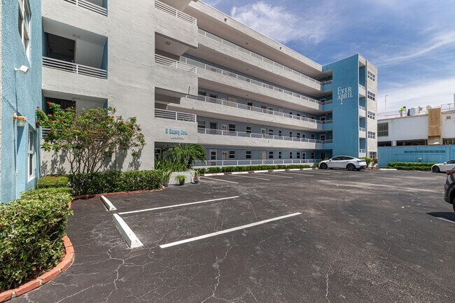 Building Photo - 8 Briny Ave