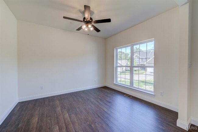 Building Photo - 2025 Maryland Oaks Cir