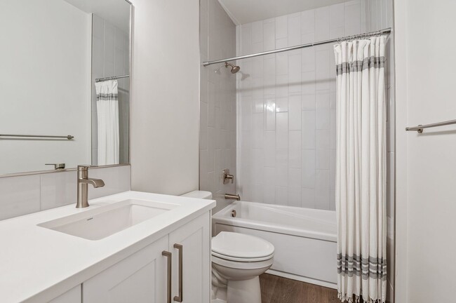 Building Photo - CDA Place Neighborhood- upgraded 3 bed 2 b...