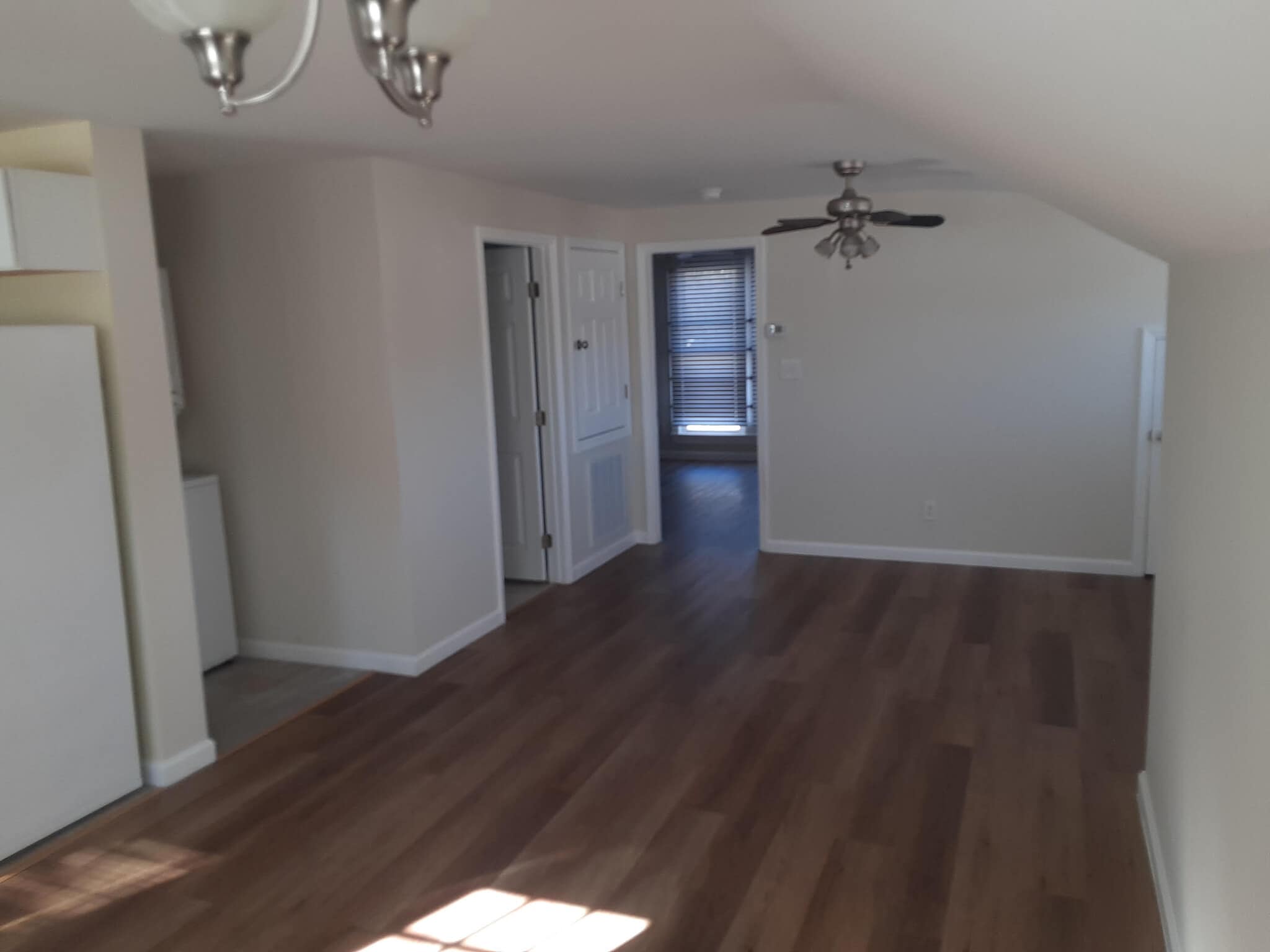 Building Photo - 435 N Cypress St