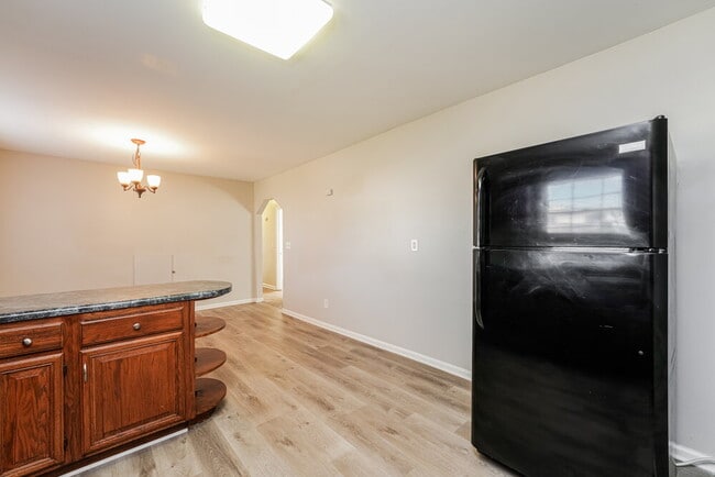 Building Photo - 454 New St