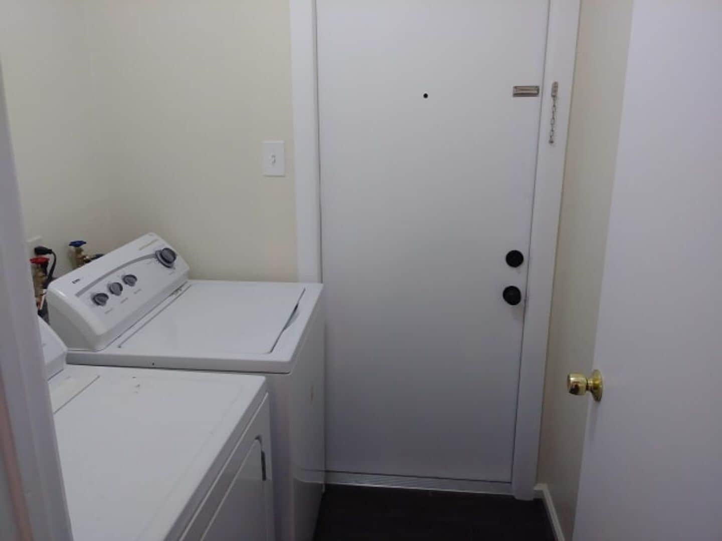 Building Photo - 2402 Union Mill Rd