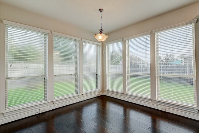Building Photo - 4006 Misty Waters Ln