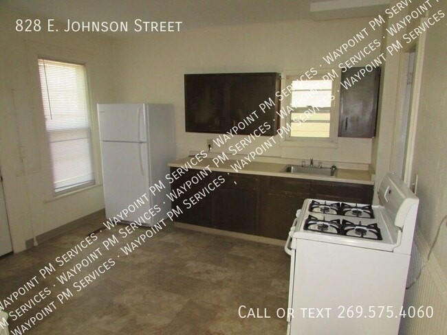 Building Photo - 828 E Johnson St
