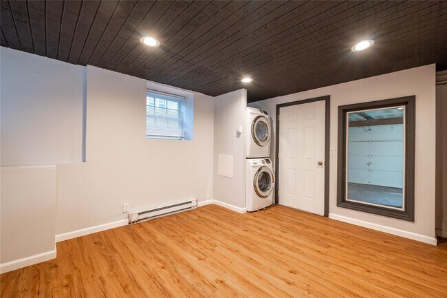 Building Photo - 60 Remington Pl