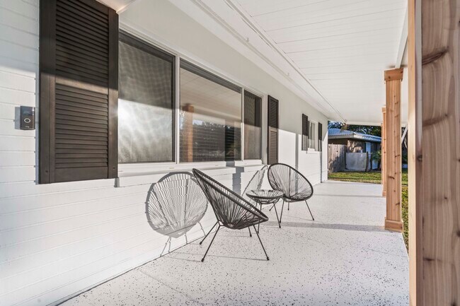 Building Photo - 353 Shirley Ave