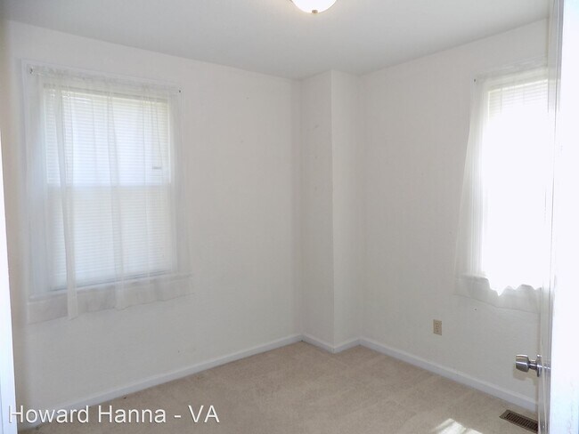 Building Photo - 2 br, 1 bath House - 28 Gilbert Street East
