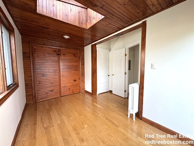 Building Photo - 14 Breck Ave