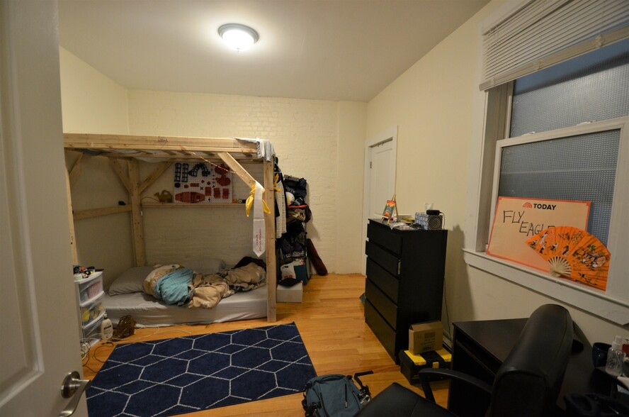 Building Photo - 33 Brookline St