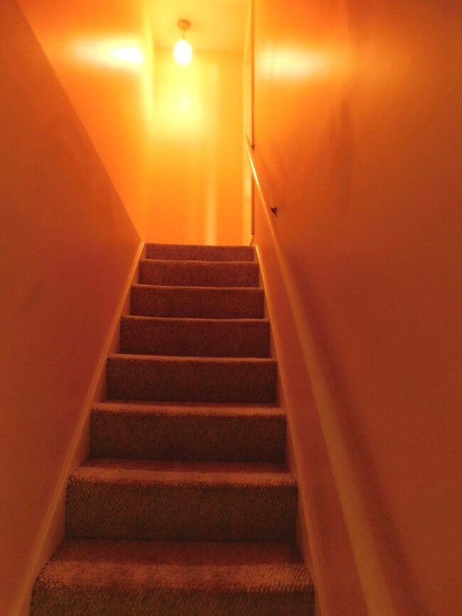 Building Photo - 3 Floor Condo Located In Country Setting -...