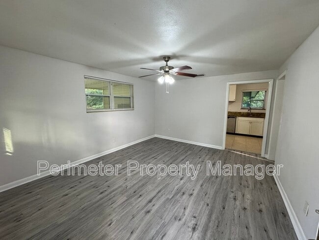 Building Photo - 8215 Cir St S