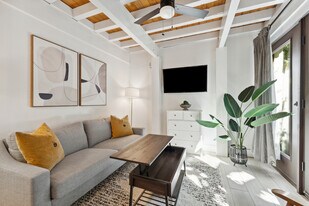 Building Photo - 33 Cannon St