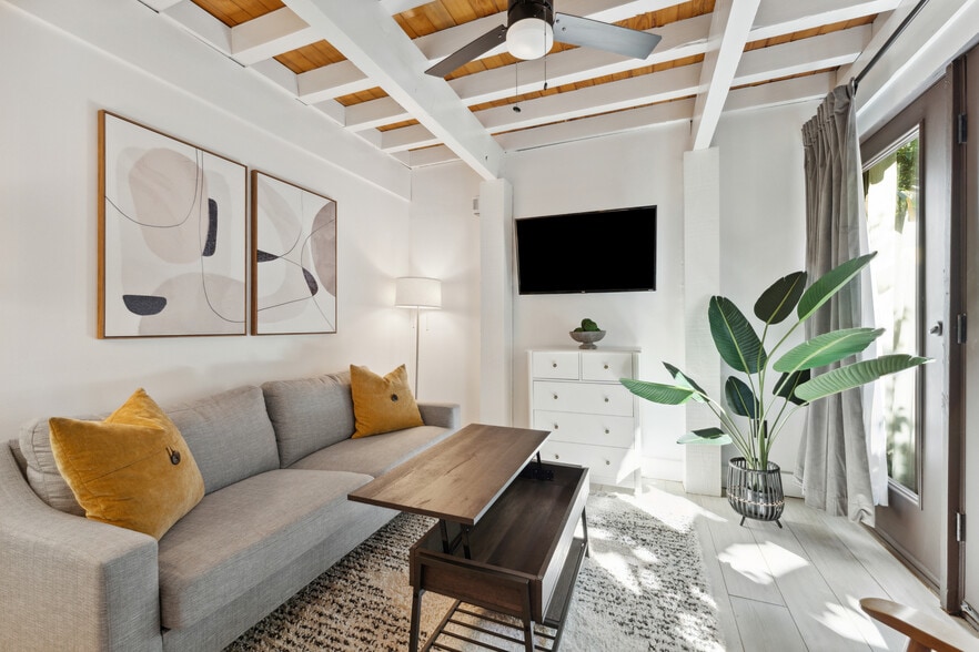 Primary Photo - 33 Cannon St