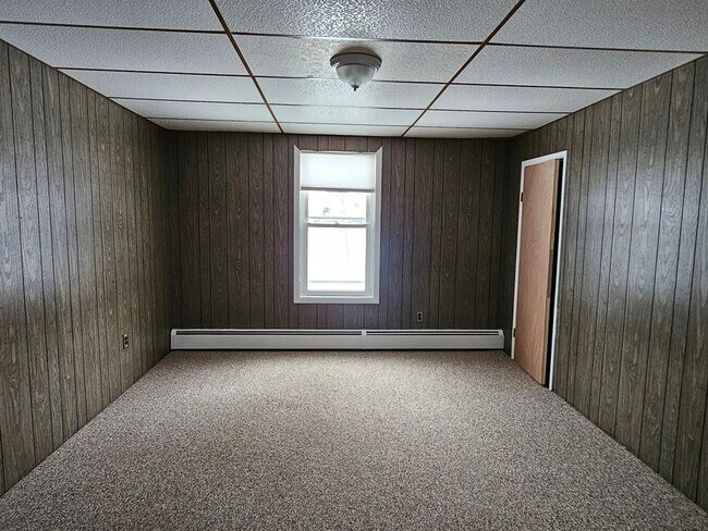 Building Photo - 248 Sutton St