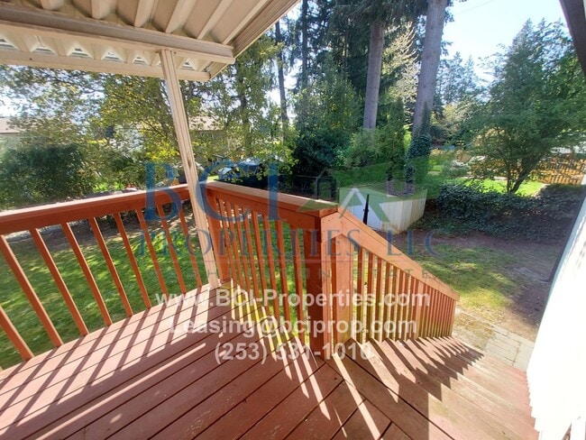 Building Photo - Beautiful 4 Bedroom/ 3 Bath Home close to Sunnyside Beach Park/ JBLM/ Fort Steilacoom!
