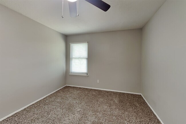 Building Photo - 16322 Jast Dr