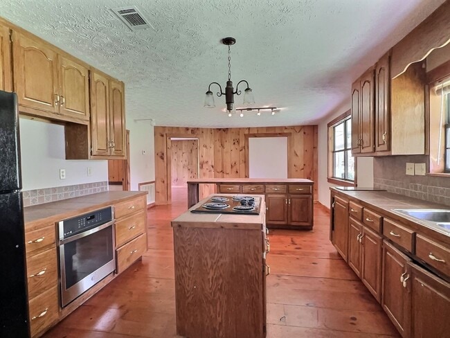 Building Photo - PINE LEVEL SCHOOL ZONE - 3 Bed 3 Bath Over 4,000 SQ FT on Acreage