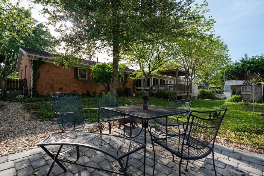 Backyard Patio - 316 Russelcroft Rd