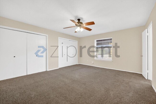 Building Photo - 3225 Crites St