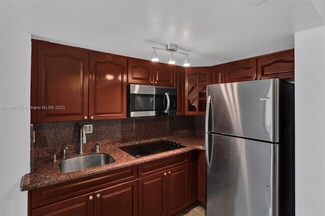 Building Photo - 675 NW 85th Ct