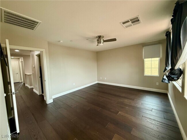 Building Photo - 2158 Tortona St
