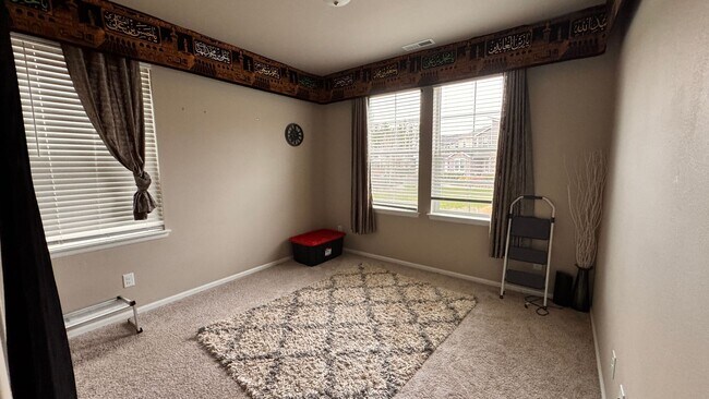 Building Photo - Beautiful 5 Bedroom Home Ten Trails Black ...