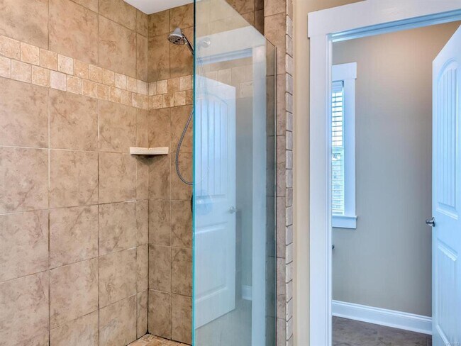 Building Photo - 300 Melison Dr