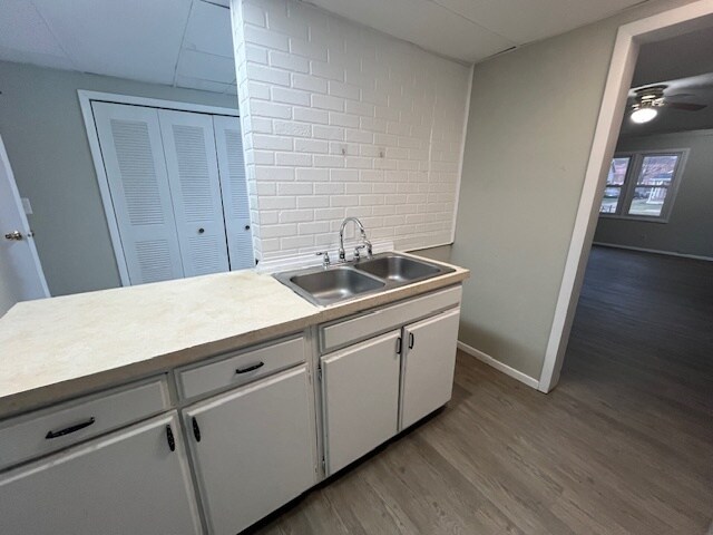 Building Photo - 608 E 4th St