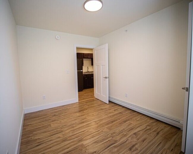 Building Photo - 28 S Williams St