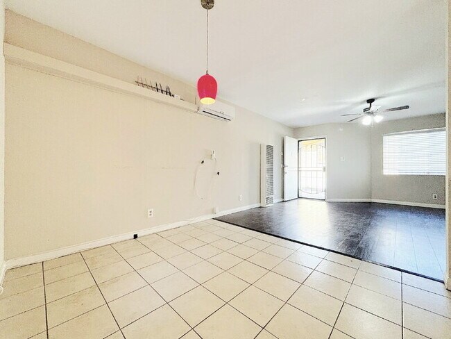 Building Photo - 1343 W 36th St