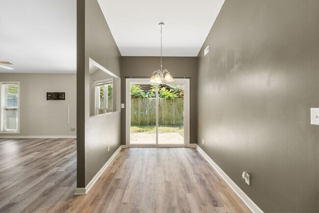Building Photo - Cozy Timberwood Dr