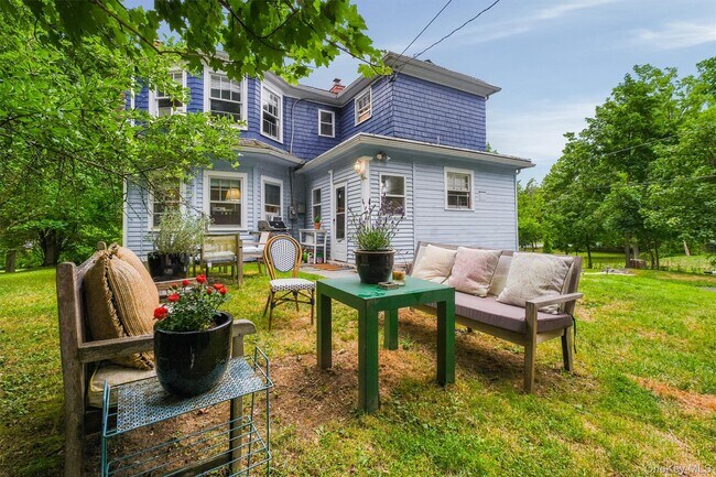 Building Photo - 108 Hooker Ave