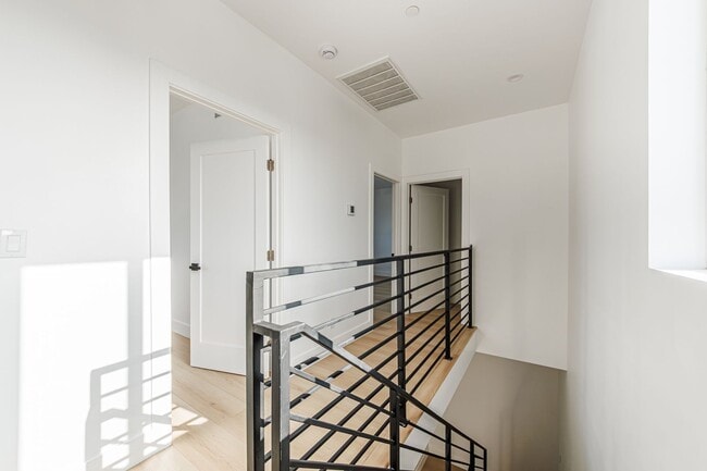 Building Photo - 13463 Beach Ave