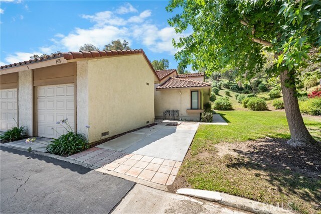 Building Photo - 1315 Albariza Pl