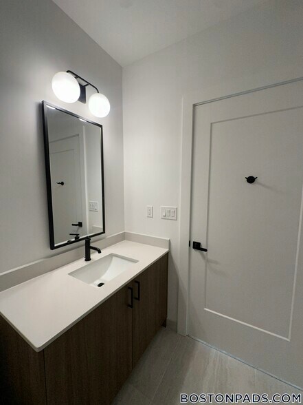 Building Photo - 199 Gardner St