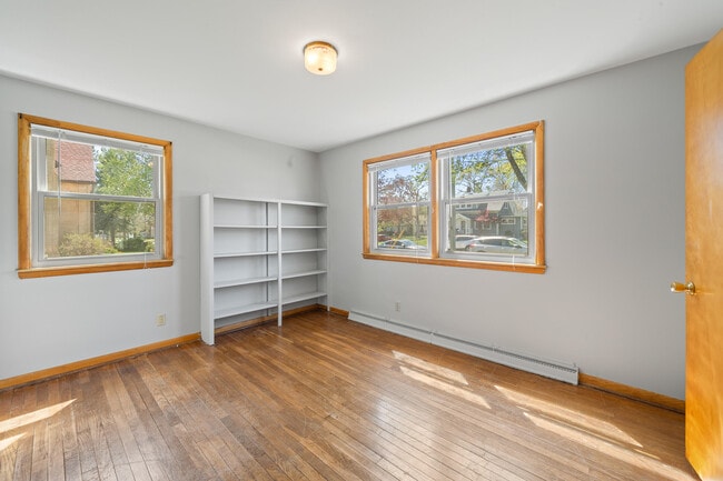 Building Photo - 11 S Church St