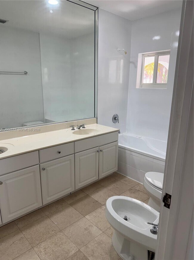 Building Photo - 3080 Bird Ave