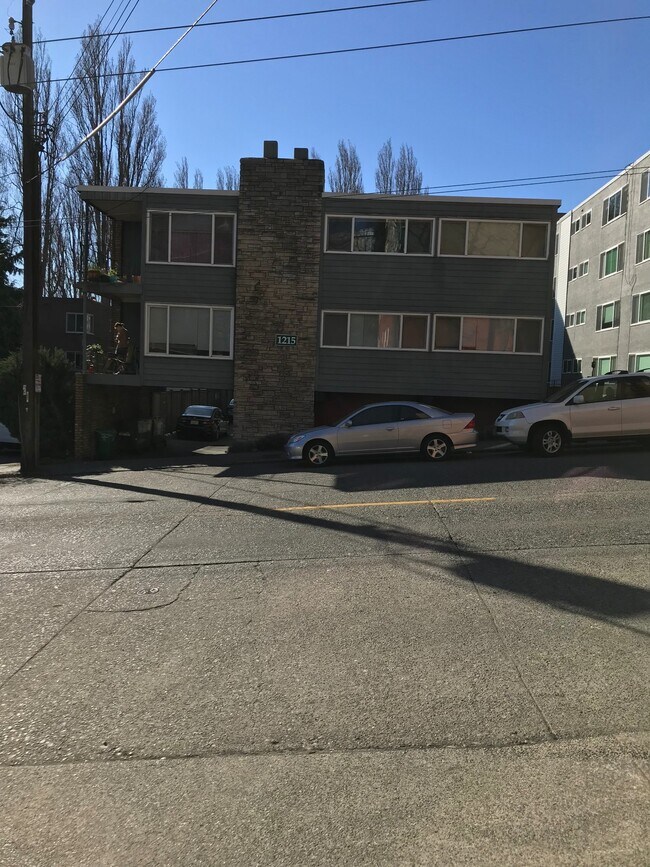 Building Photo - 1215 Queen Anne Ave N
