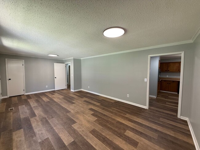 Building Photo - CHARMING UPDATED HOME FOR RENT IN GUNTERSV...