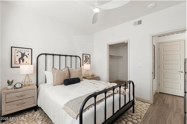 Building Photo - 9275 N 29th Ave