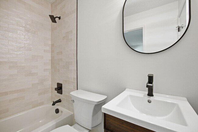 Building Photo - Fully Renovated 3 Bed / 2 Bath Ranch Near Downtown Raleigh & the Greenway!