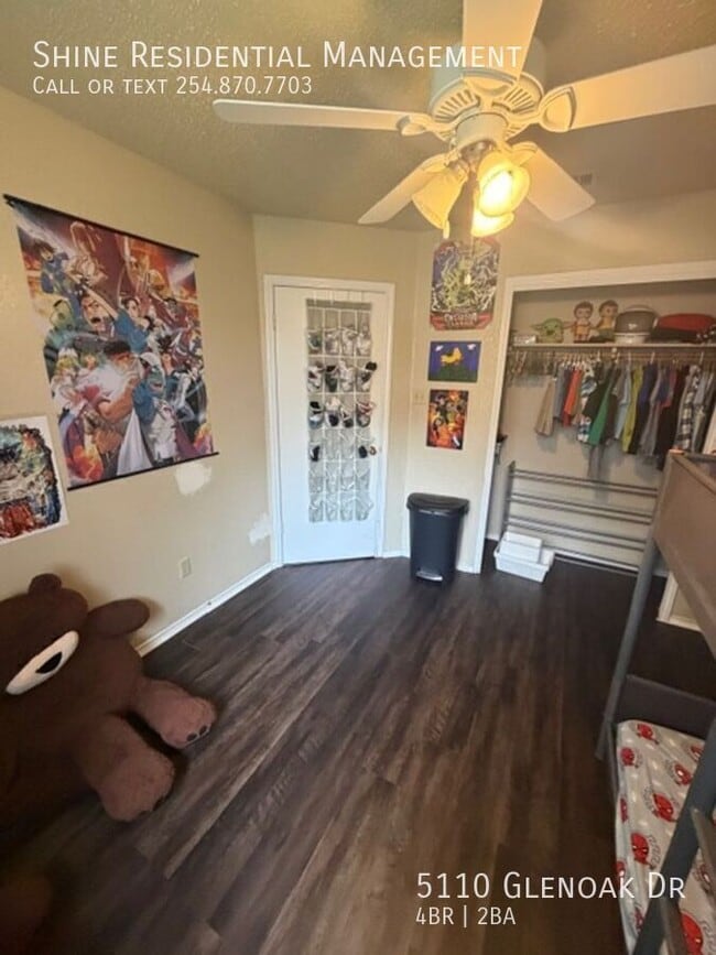 Building Photo - 5110 Glenoak Dr