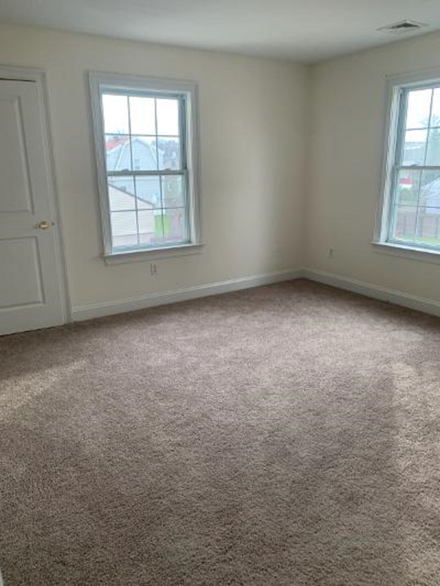 Building Photo - 249 Main St