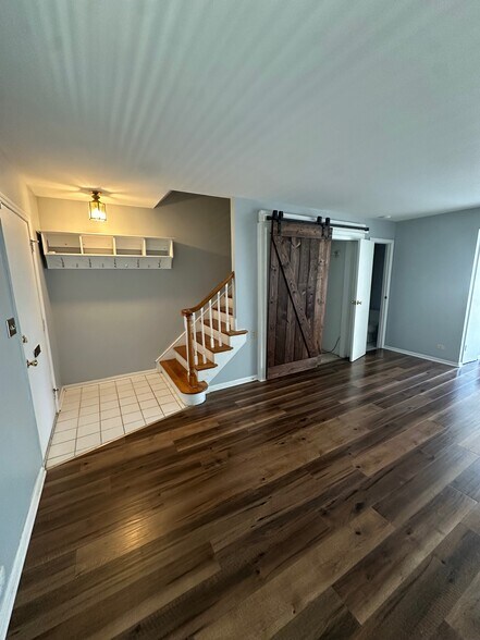 Building Photo - 1008 Manor Ln