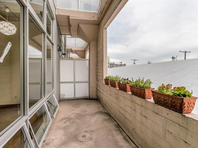Building Photo - Open Floor Plan Loft in Jack London Square