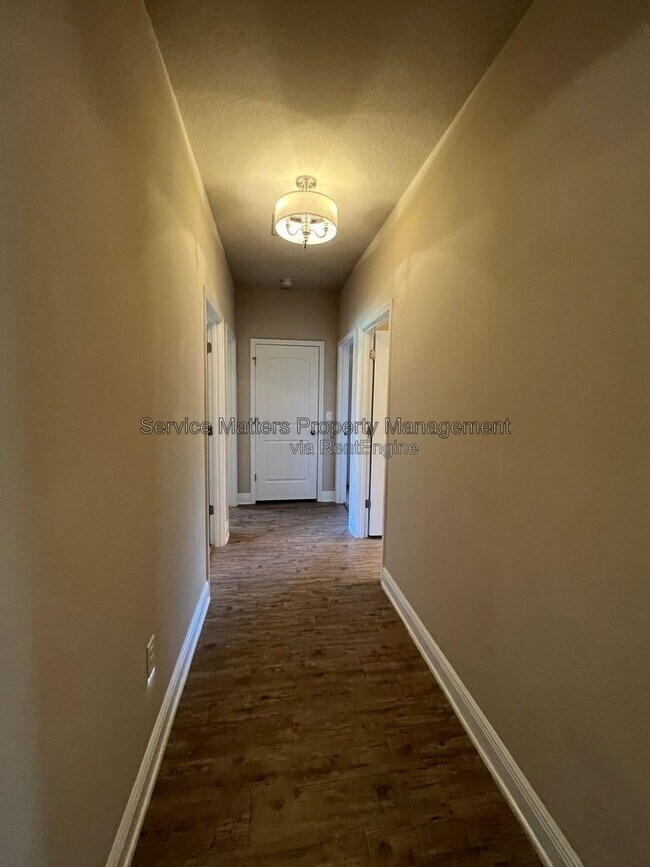 Building Photo - 4233 S Cambridge Way